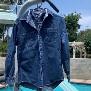 Tommy Hilfiger Women's Long Sleeve Button Down Denim Shirt